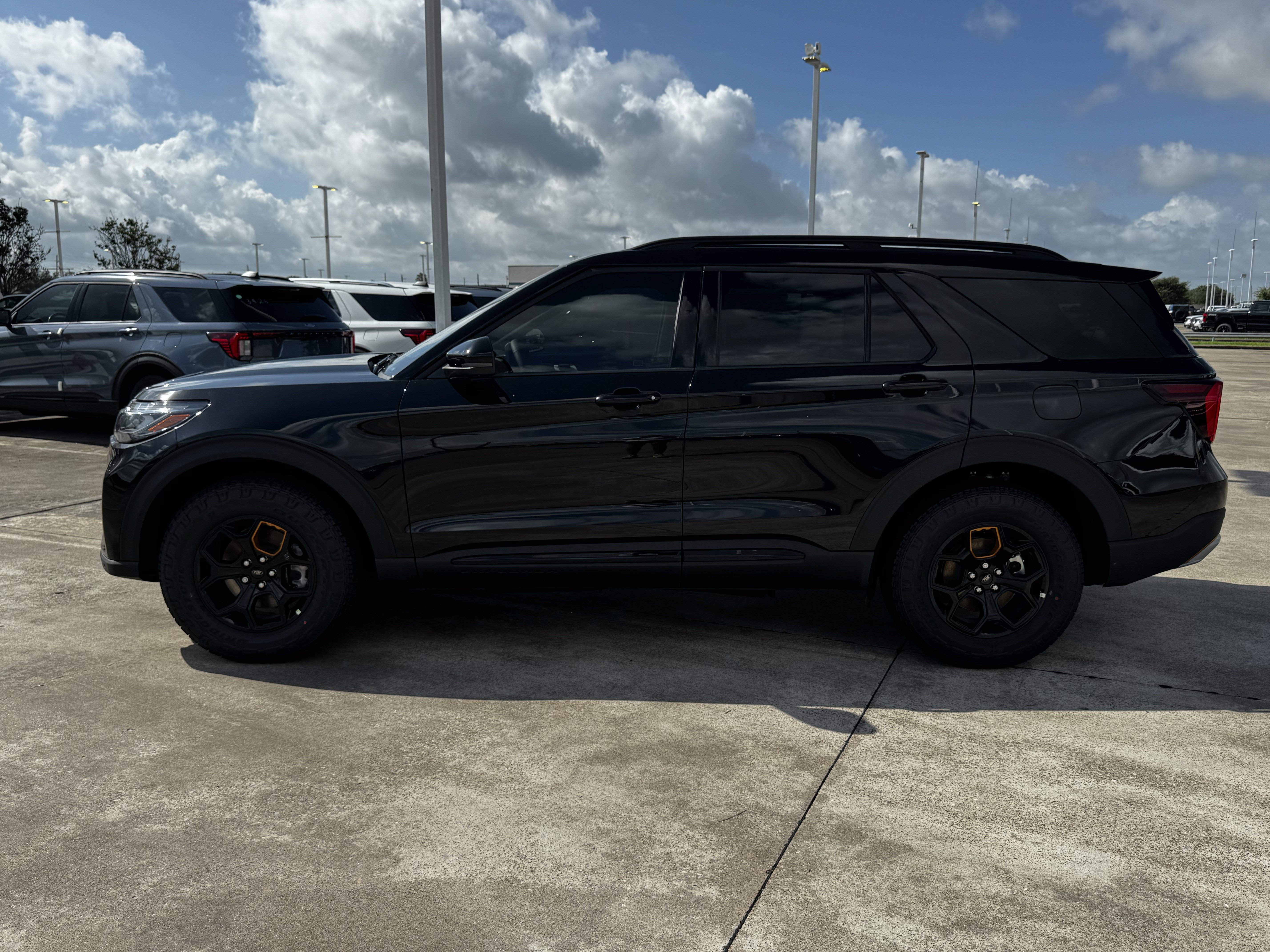 New 2026 Agate Black Metallic Ford Tremor image 6