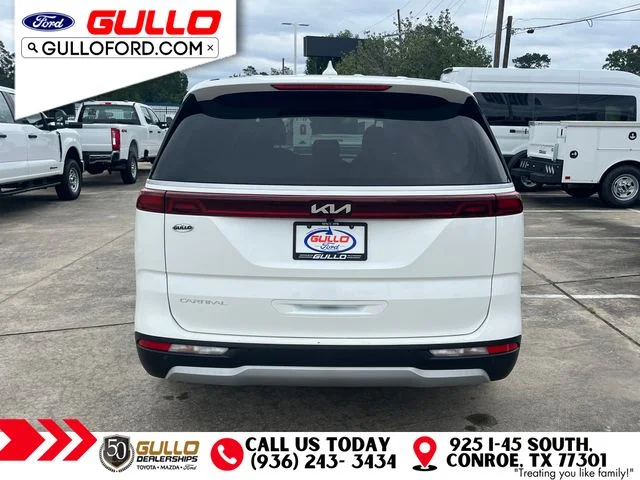 Used 2023 Snow White Pearl Kia LX Seat Package image 6
