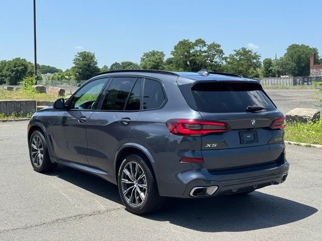 Used 2021 Gray BMW xDrive40i image 3