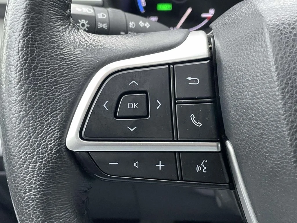Used 2022 Celestial Silver Metallic Toyota XLE image 10