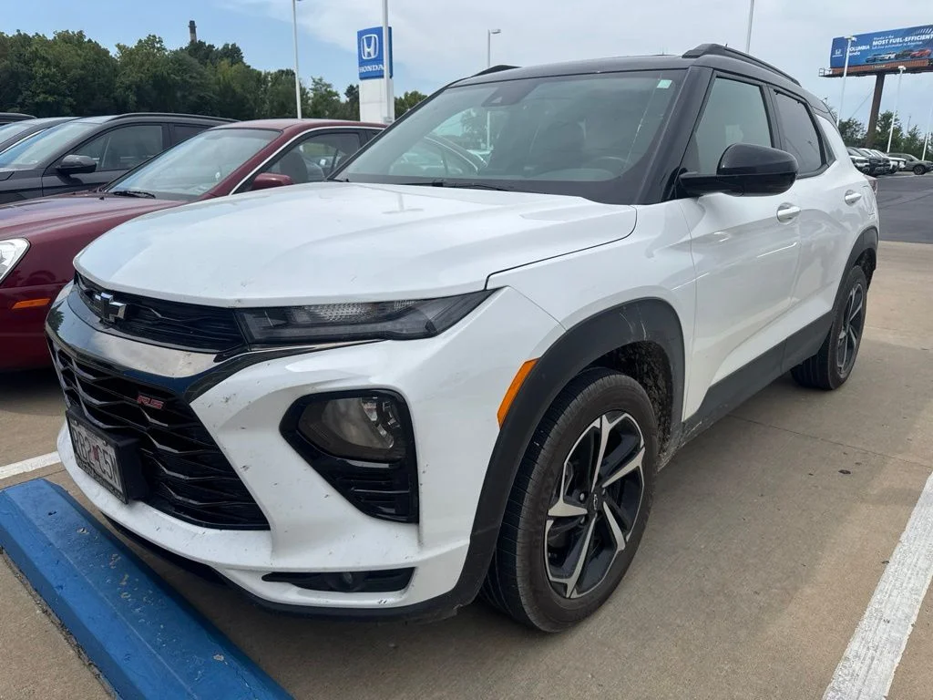 Used 2023 White Chevrolet RS image 3