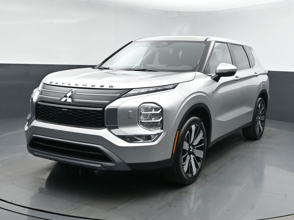 New 2026 Silver Mitsubishi SE image 20