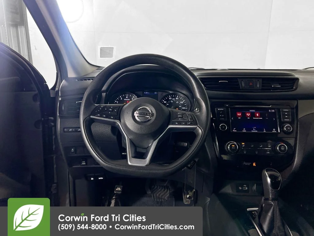 Used 2019 Brilliant Silver Metallic Nissan S image 24
