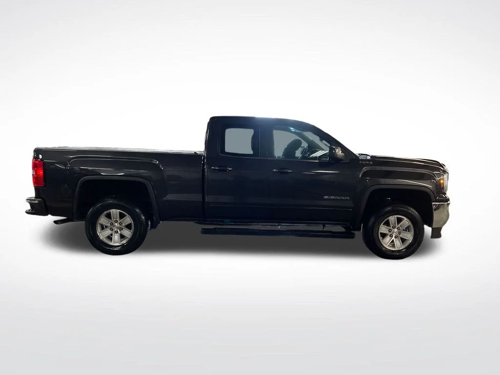 Used 2016 Silver GMC SLE image 7