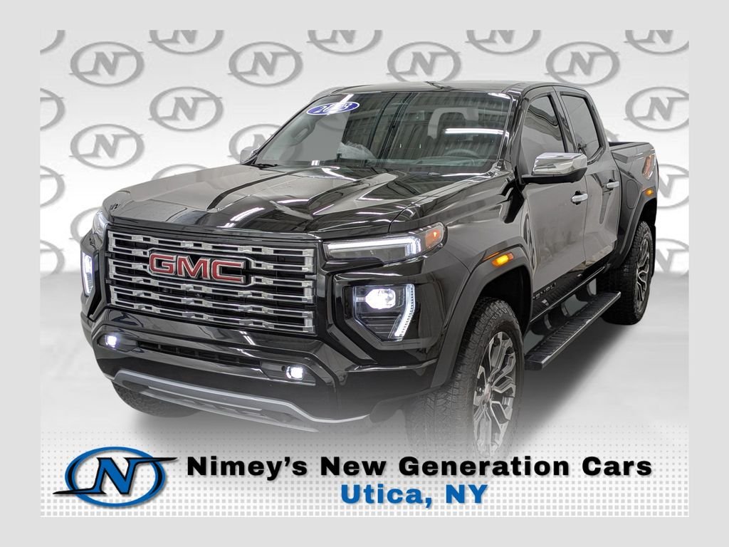2023 GMC Canyon Denali 4WD Crew Cab Short Box's photo