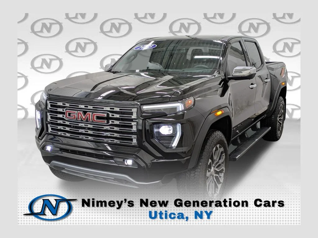 2023 GMC Canyon Denali 4WD Crew Cab Short Box's photo