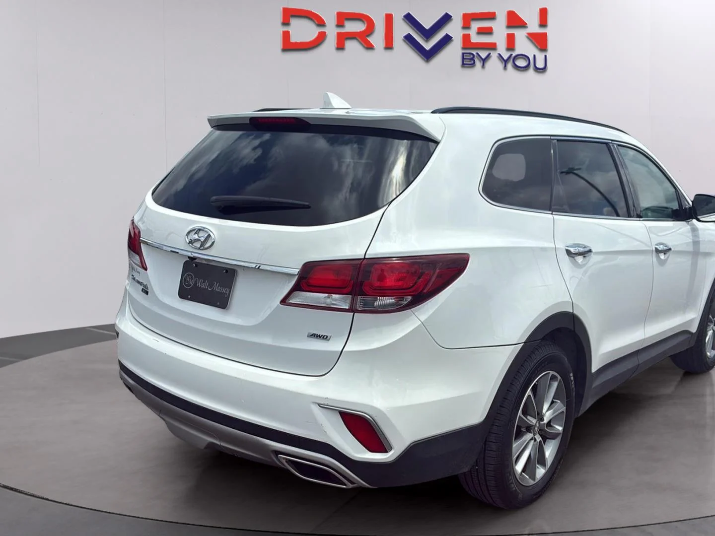 Used 2019 Monaco White Hyundai SE image 4