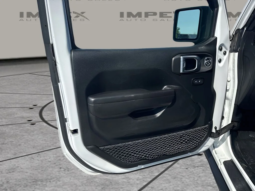 Used 2021 White Jeep Willys image 27