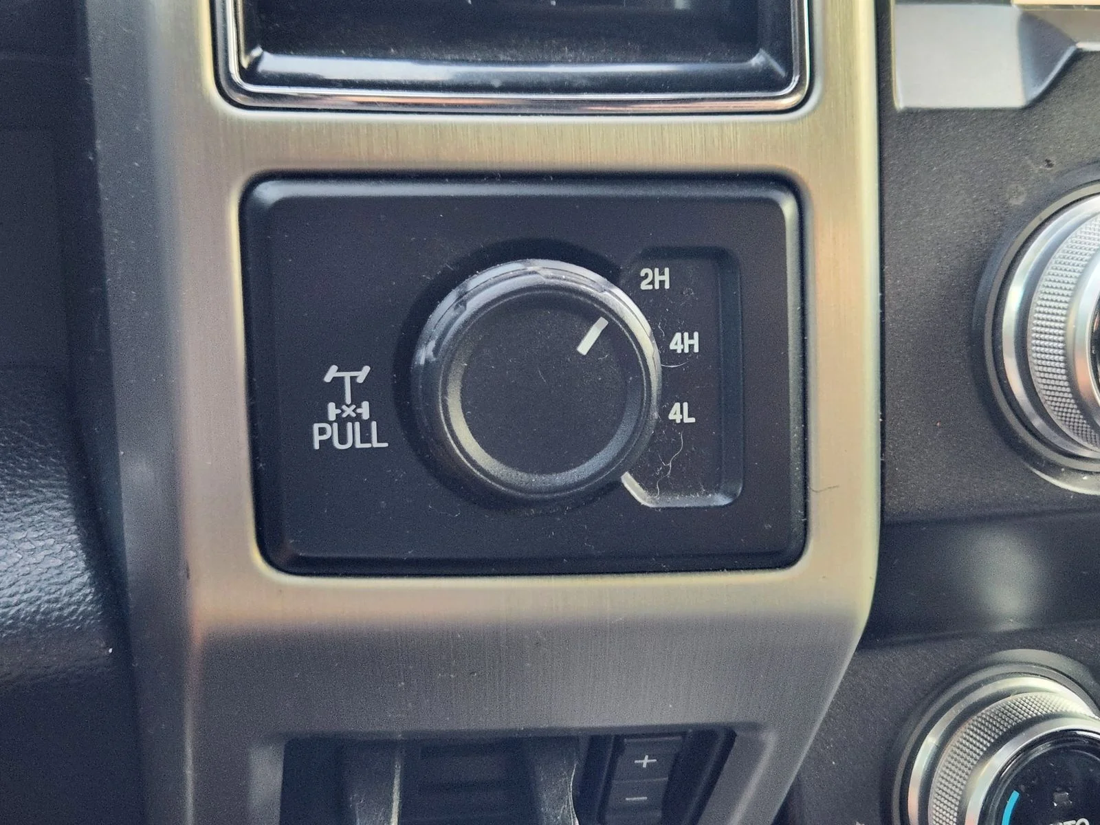 Used 2019 Gray Ford Platinum image 20