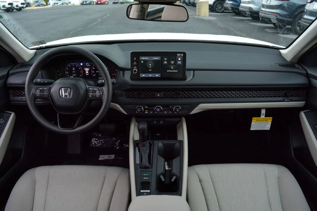 New 2026 Platinum White Pearl Honda LX image 12