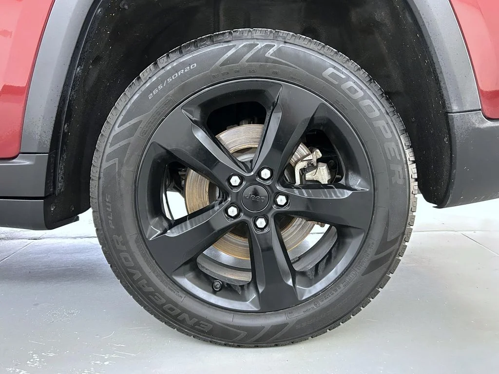 Used 2022 Red Jeep Limited image 23