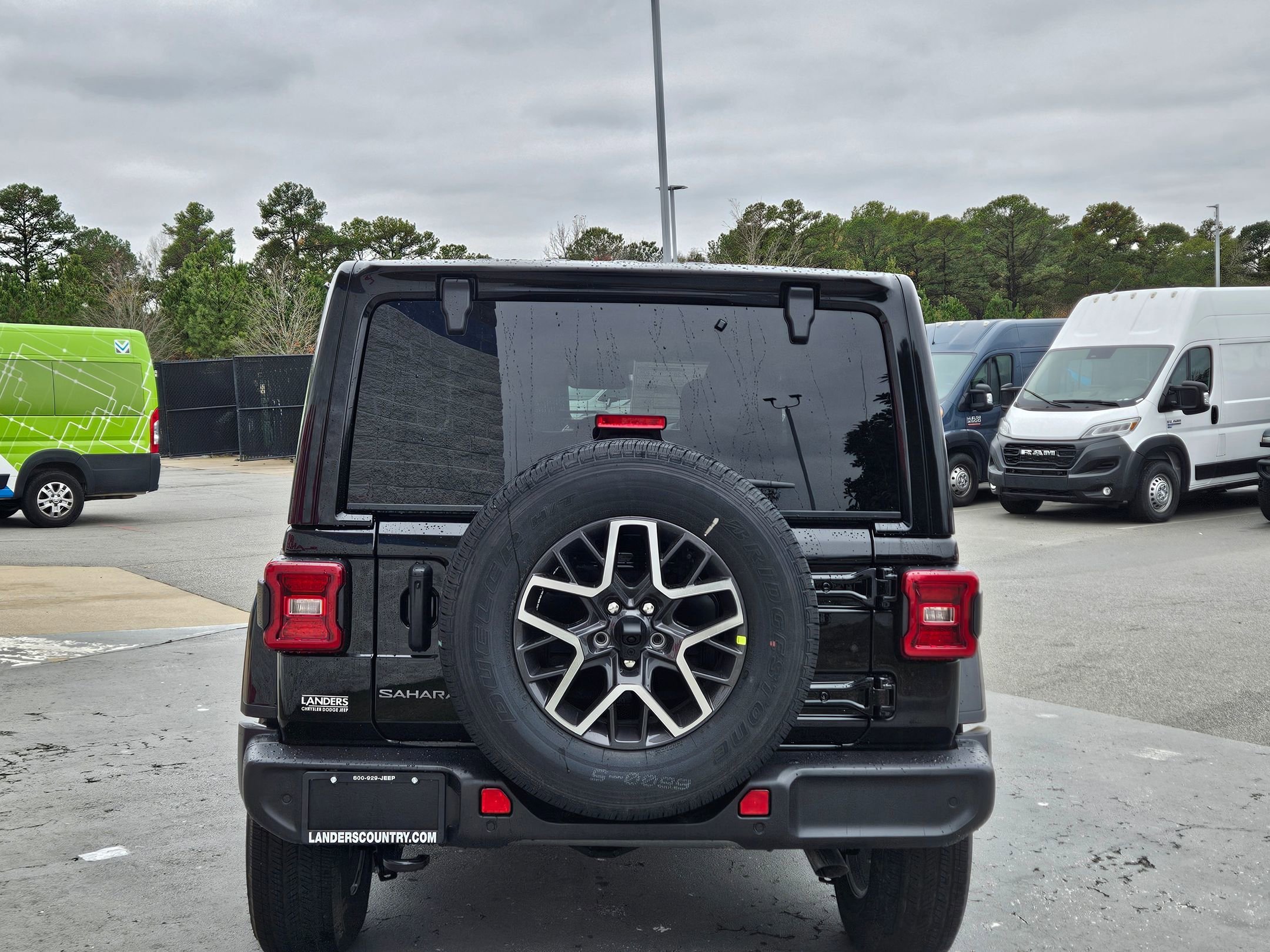 New 2026 Black Clear-Coat Exterior Paint Jeep Sahara image 6