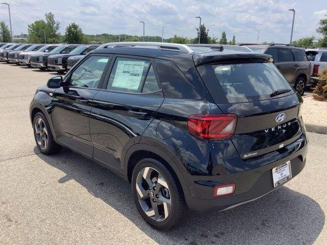 New 2026 Onyx Black Hyundai SEL image 7