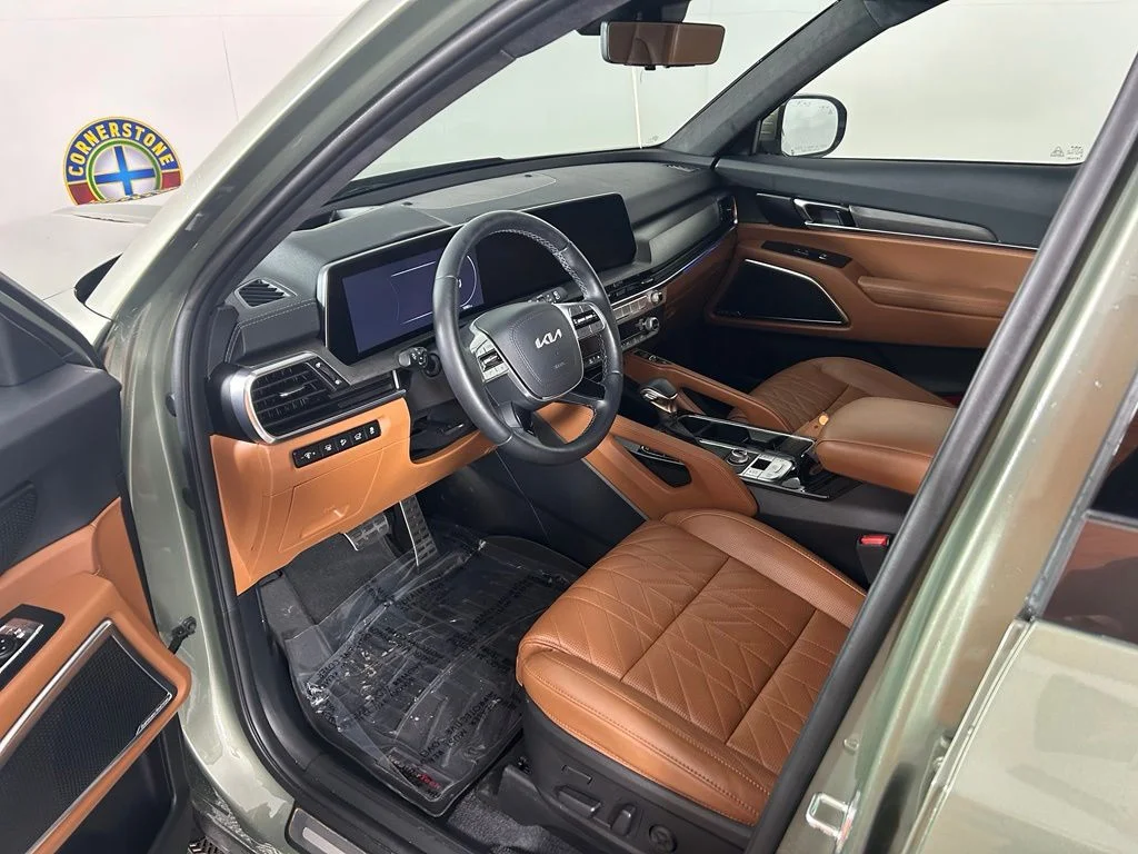 Certified Used 2025 Green Kia SX-Prestige X-Line image 11