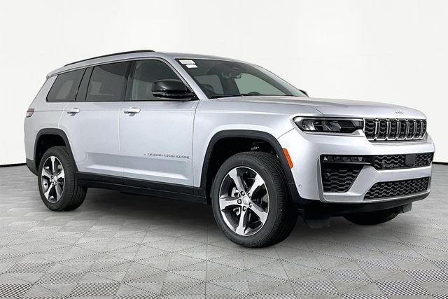 New 2026 Silver Zynith Exterior Paint Jeep Limited image 3