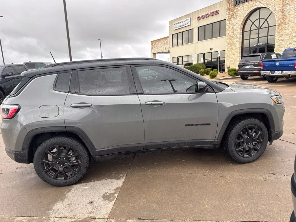 Certified Used 2024 Gray Jeep Latitude image 5