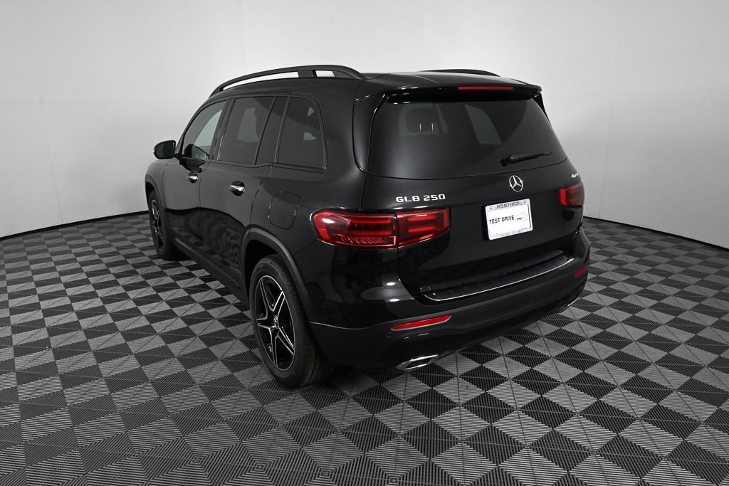 New 2026 Night Black Mercedes-Benz GLB 250 image 4