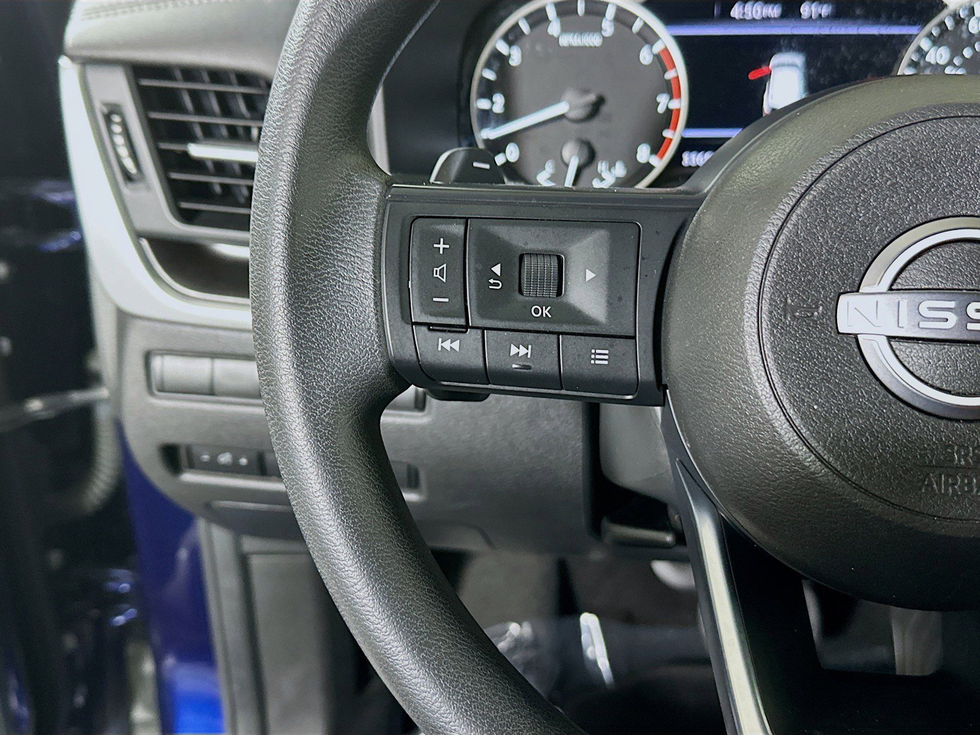 Used 2024 Deep Ocean Blue Pearl Nissan SV image 16