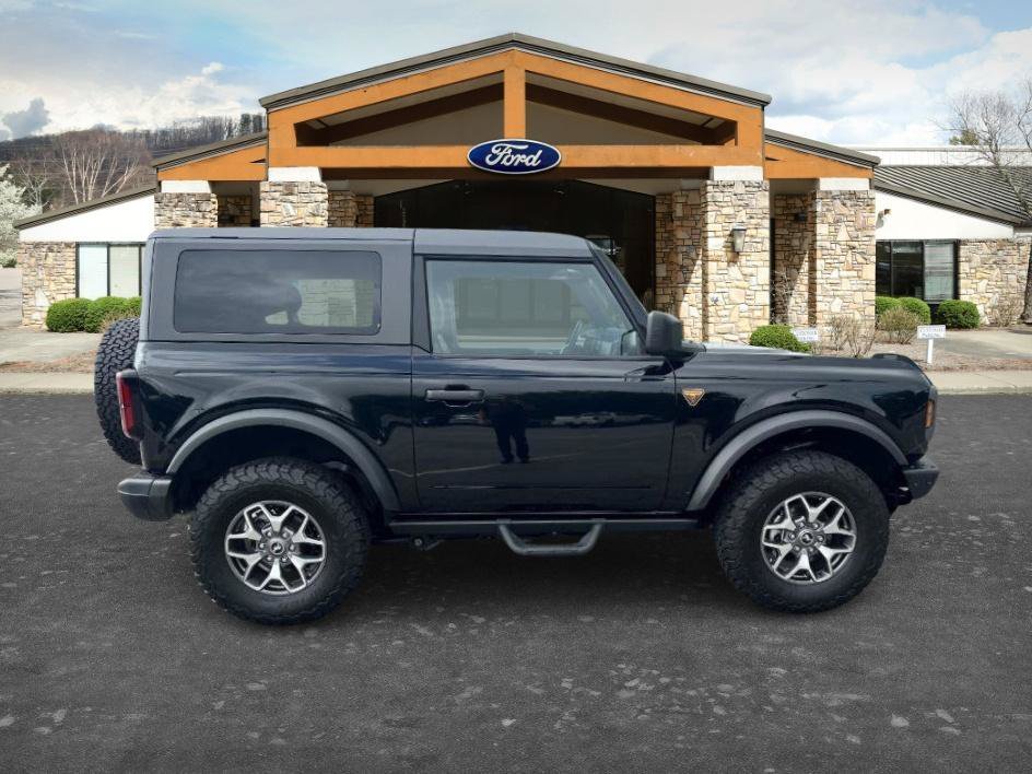 Used 2025 Shadow Black Ford Badlands image 4