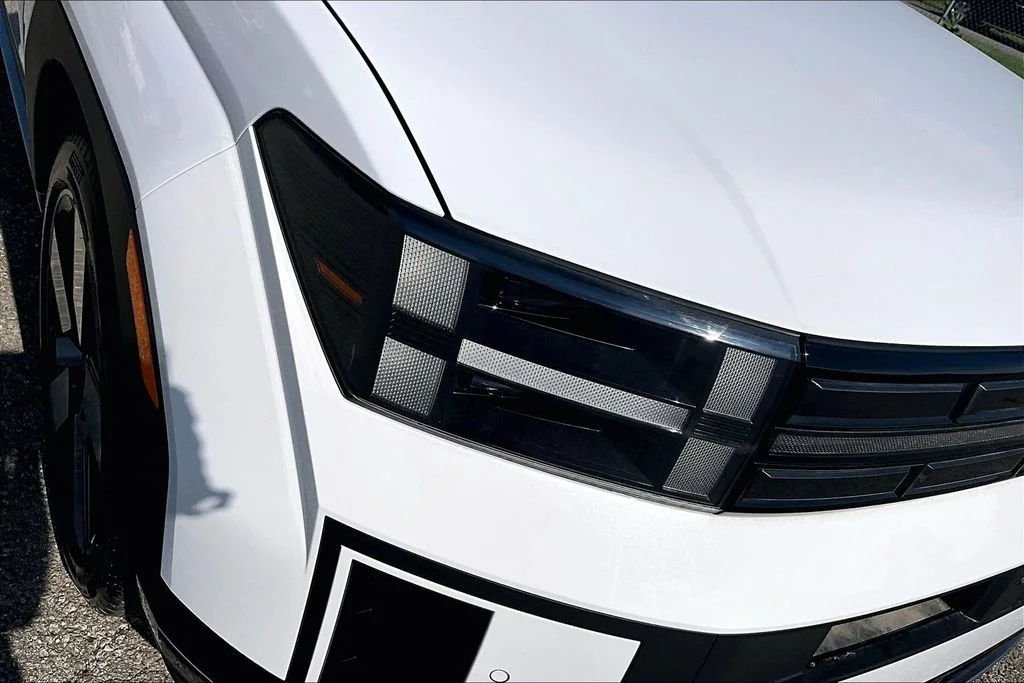 2025 Hyundai Santa Fe Limited - Photo 30