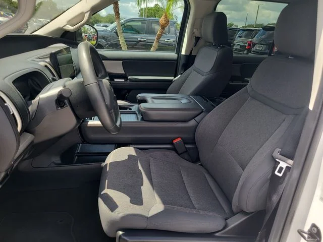 Used 2025 White Ford Active image 21