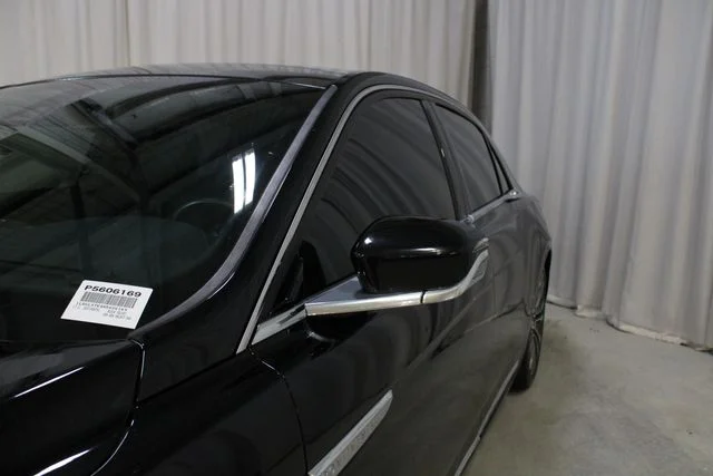Used 2017 Black Lincoln Select image 34