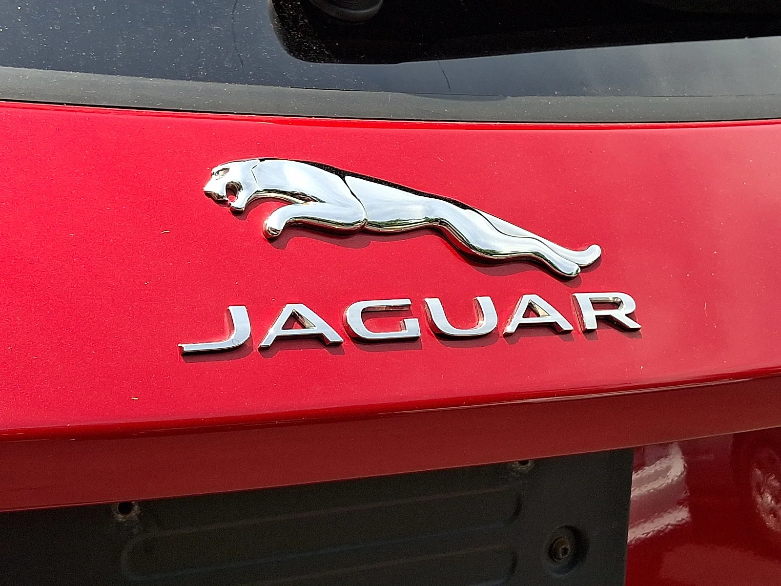 Certified Used 2022 Caldera Red - 1BD Jaguar SE P250 AWD Automatic image 29