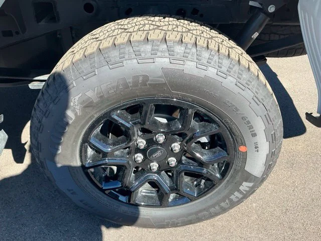New 2026 Oxford White Ford XLT image 16