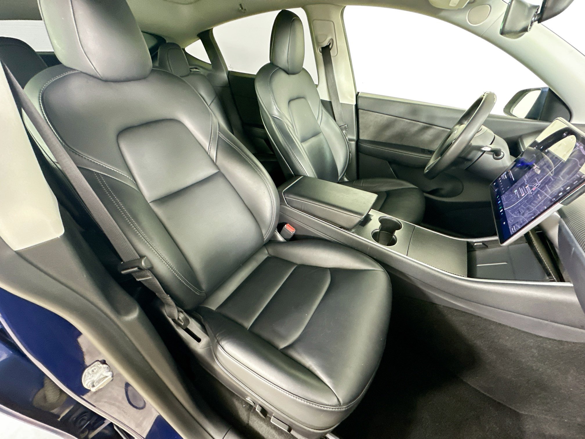Used 2021  Tesla Performance image 40