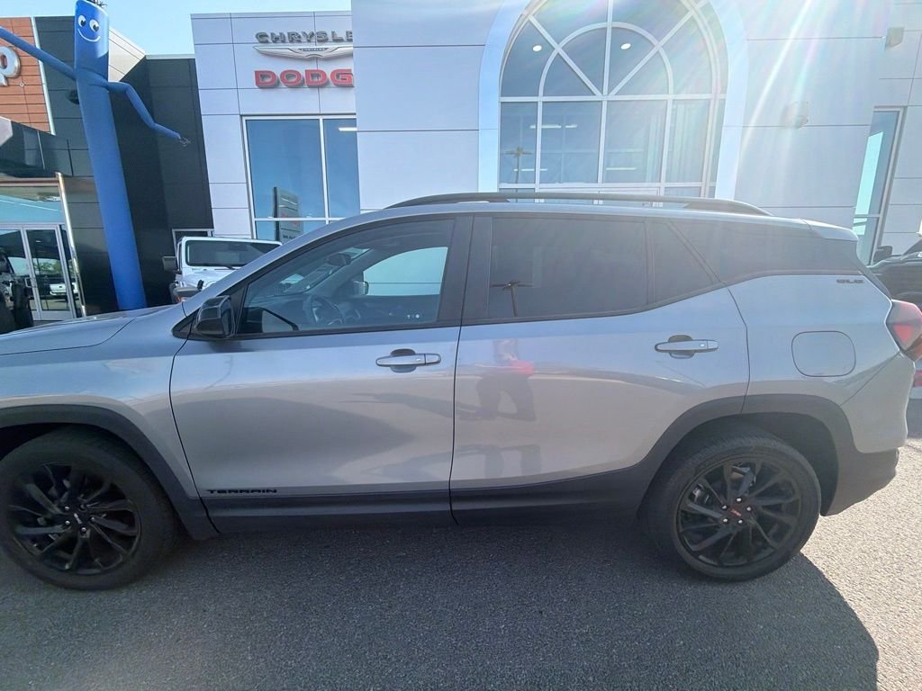 Used 2023 Silver GMC SLE image 20