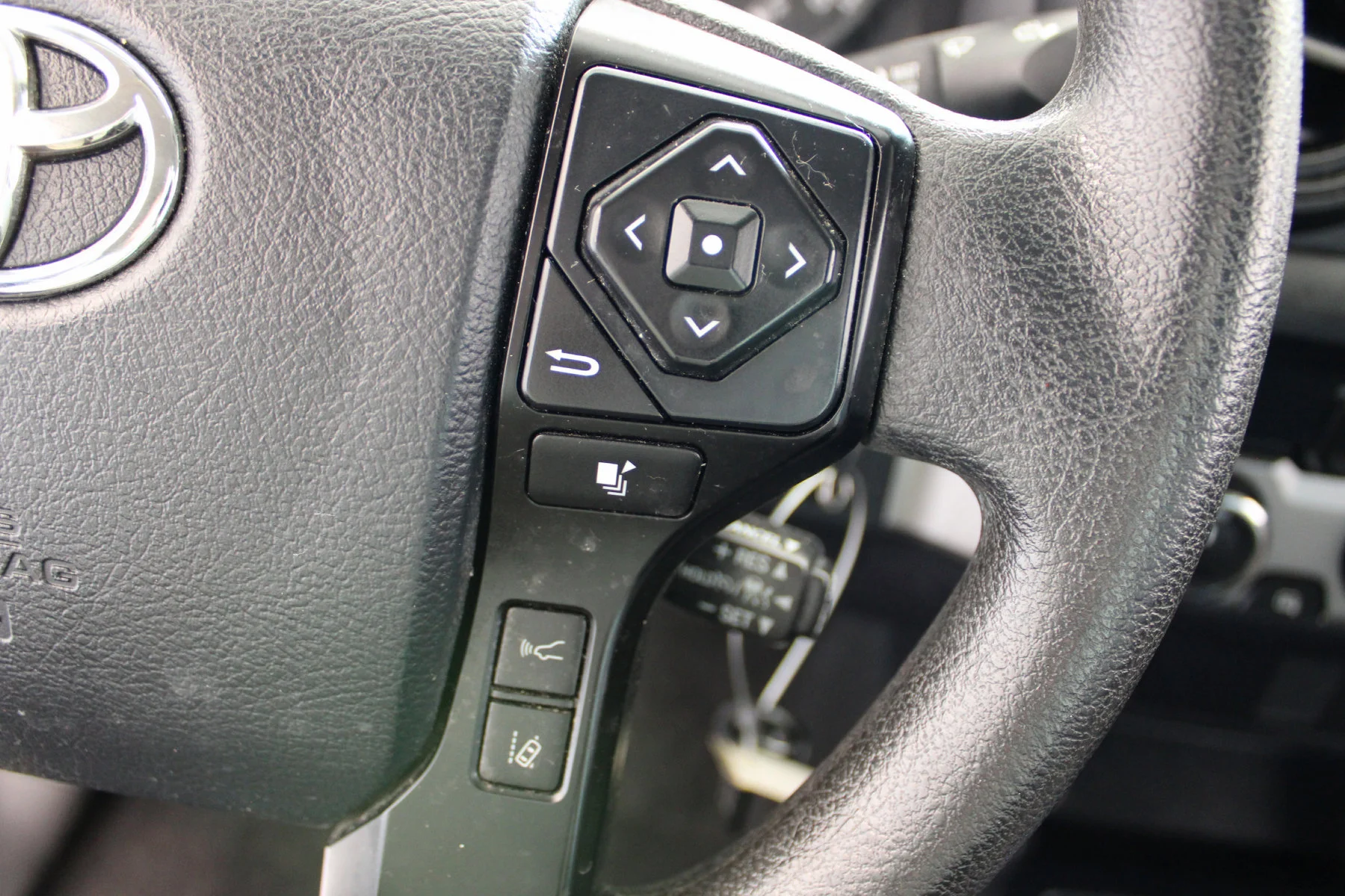 Used 2019 Magnetic Gray Metallic Toyota SR image 7
