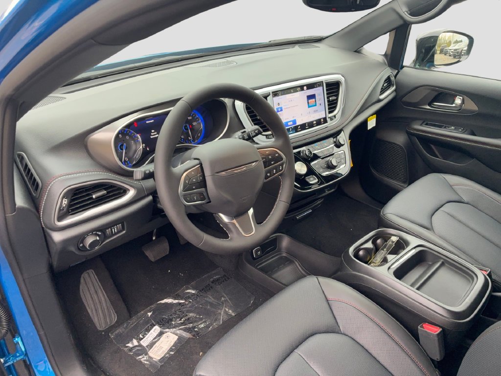 New 2027 Hydro Blue Pearl-Coat Exterior Paint Chrysler Select image 10