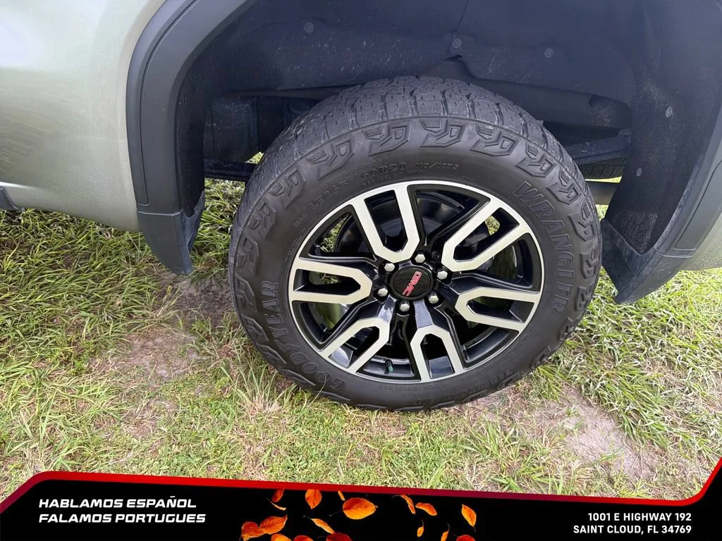 Used 2024 Sterling Metallic GMC AT4 image 11