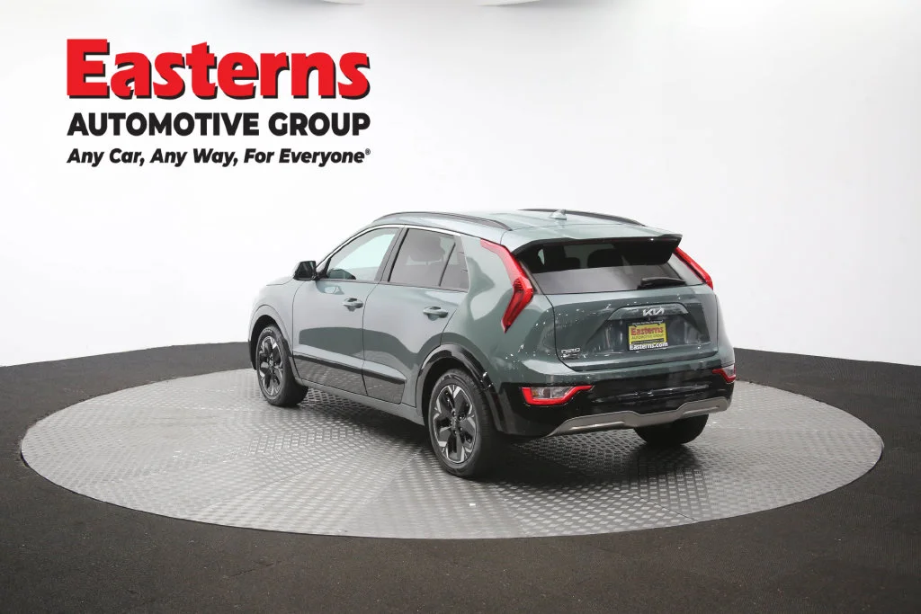 Used 2023 Green Kia Wind image 64