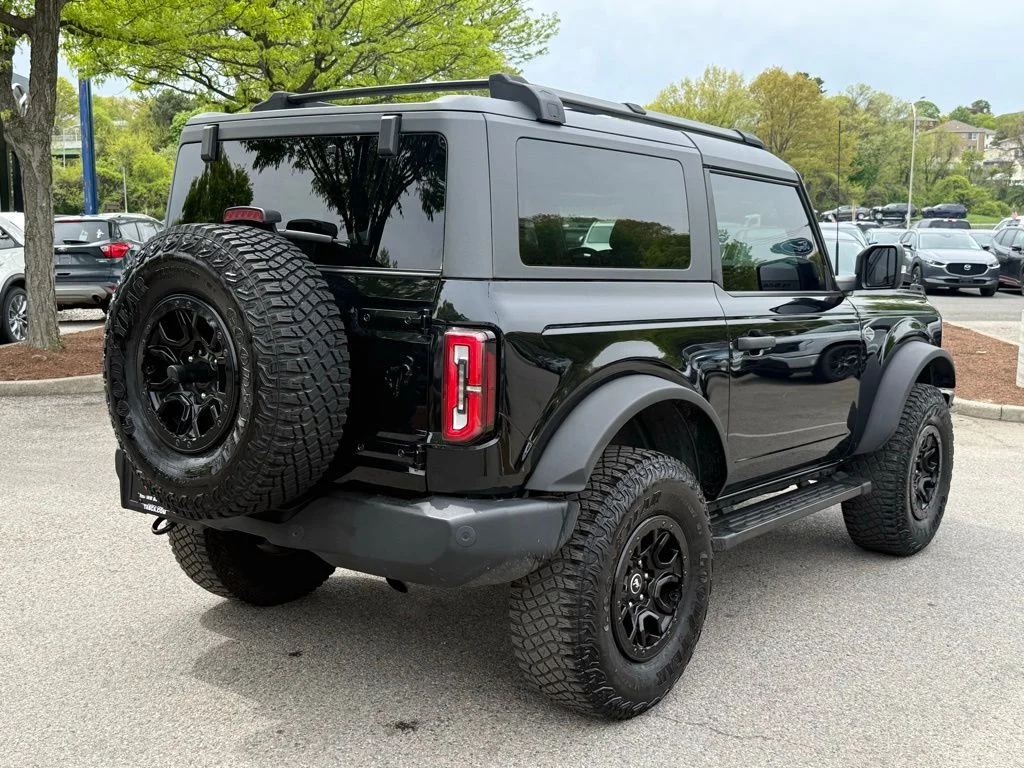 Used 2022 Black Ford Wildtrak image 8