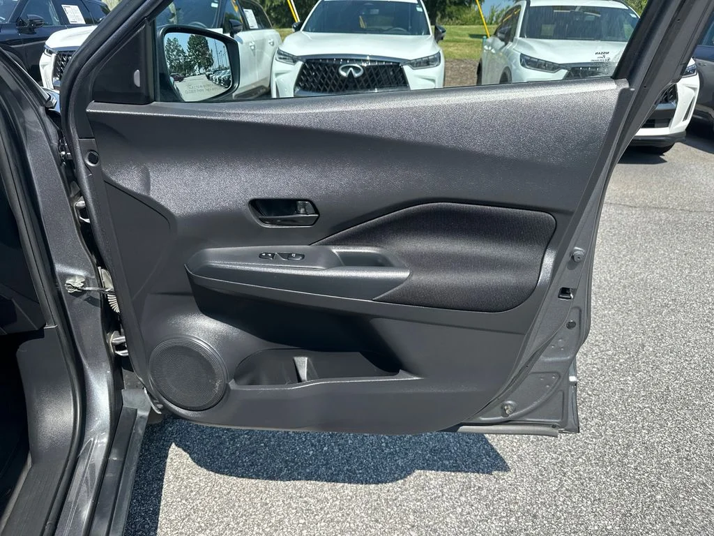 Used 2022 Gray Nissan S image 12