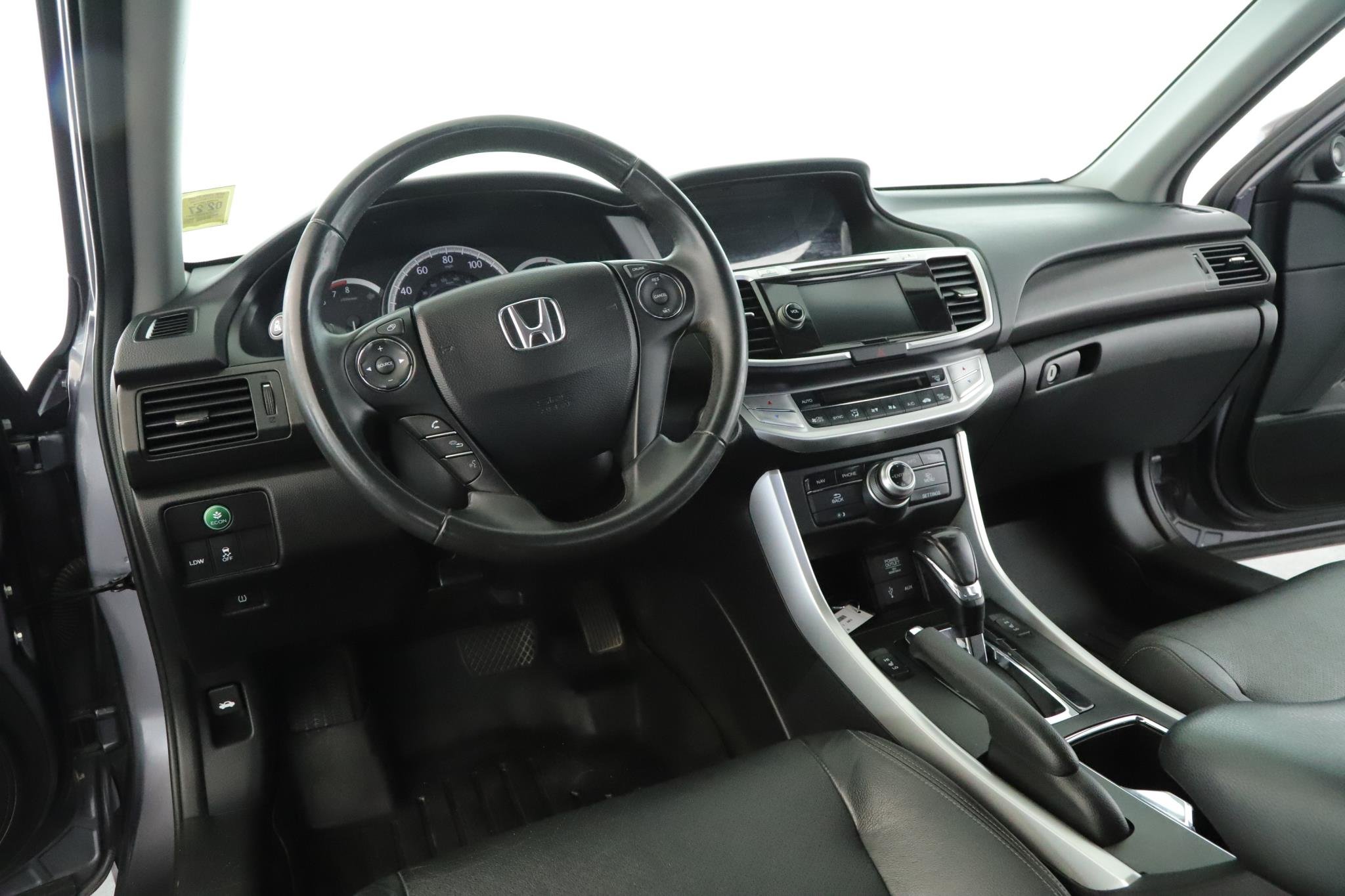 Used 2015 Honda Accord EX-L V-6 with VIN 1HGCR3F82FA028467 for sale in Amityville, NY