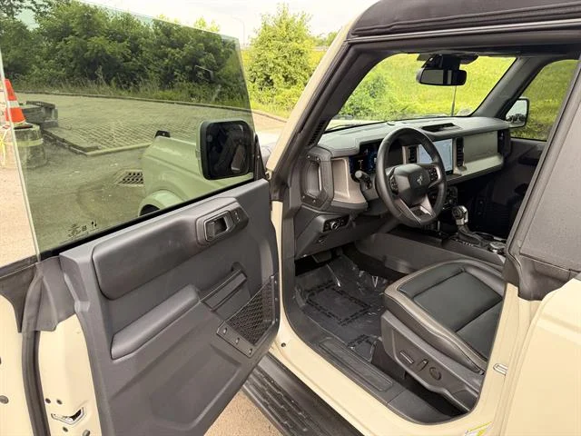 Used 2025 Desert Sand Ford Outer Banks image 10