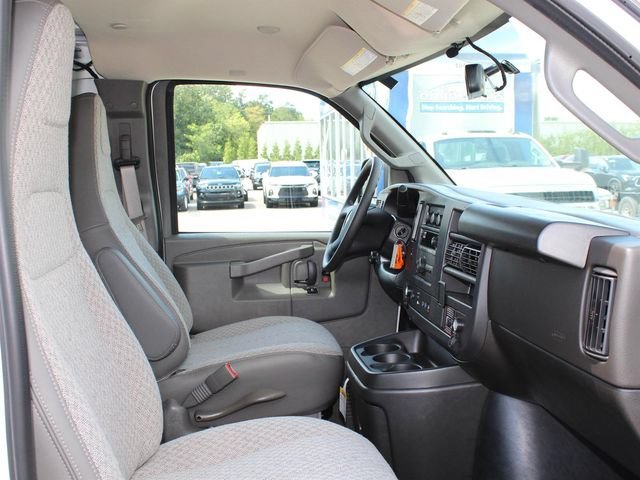 2026 Chevrolet Express Cargo Work Van - Photo 22