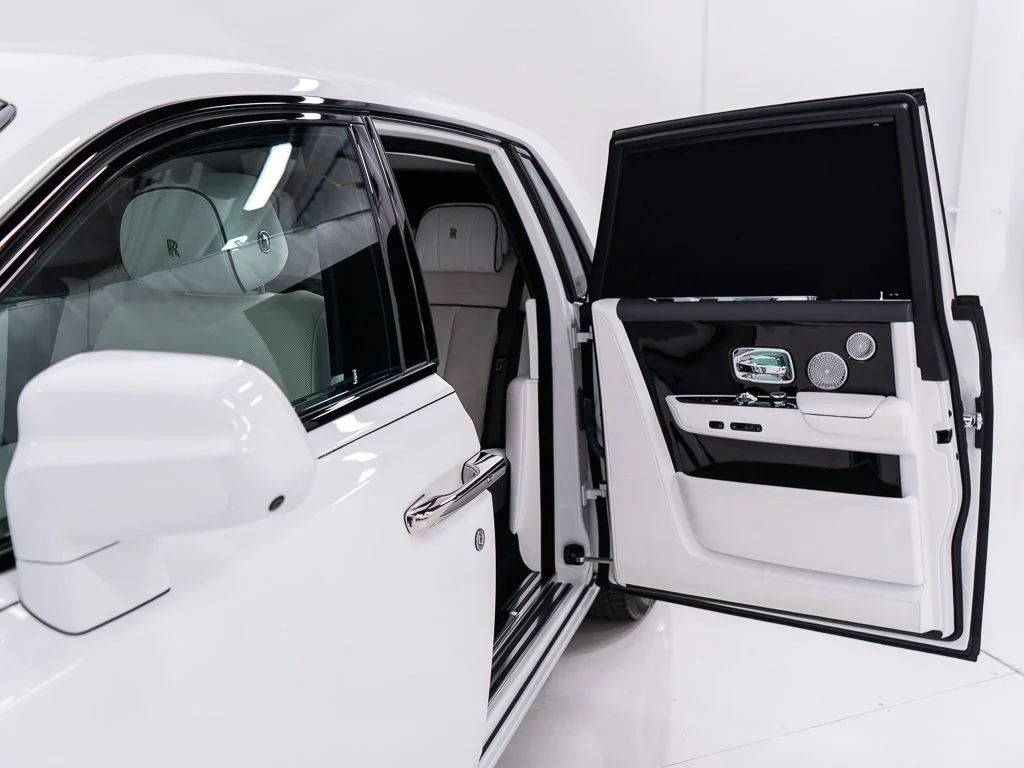 Certified Used 2023 Bespoke Crystal over Arctic White Rolls-Royce  image 22
