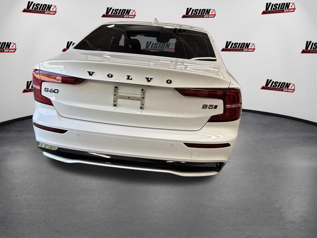 Used 2024 White Volvo B5 Plus Black Edition image 6