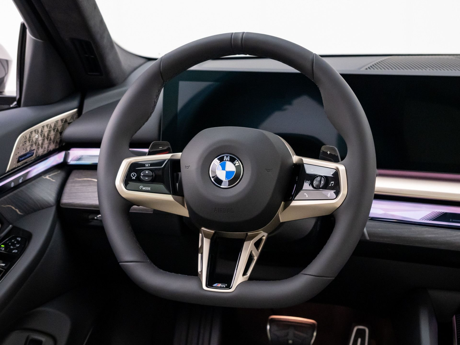 New 2026 Oxide Grey Metallic BMW 530i xDrive image 12