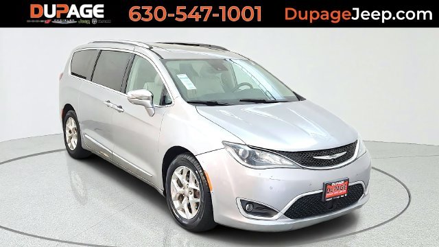 Used 2017 Silver Chrysler Limited image 1