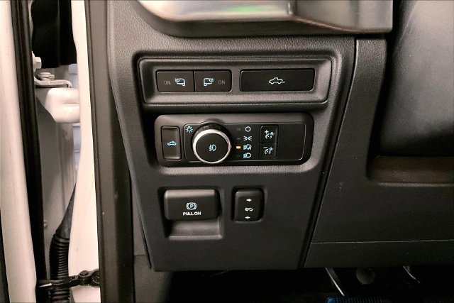 Used 2022 Oxford White Ford Lariat image 39