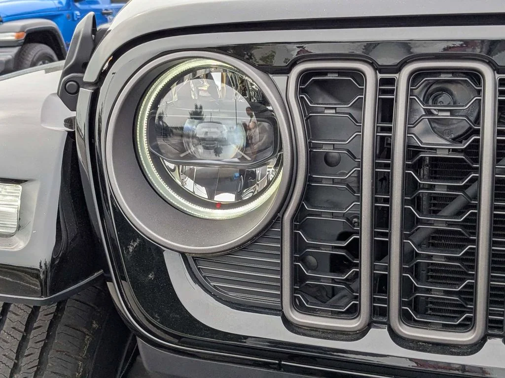 New 2024 Black Clear-Coat Exterior Paint Jeep Sport S 4xe image 9