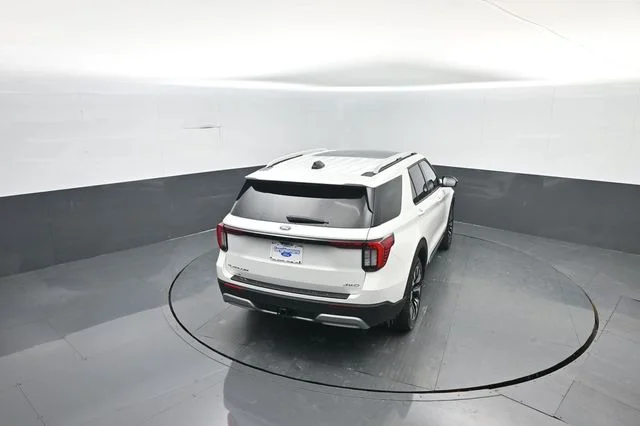 New 2026 Star White Metallic Tri-Coat Ford Platinum™ image 26