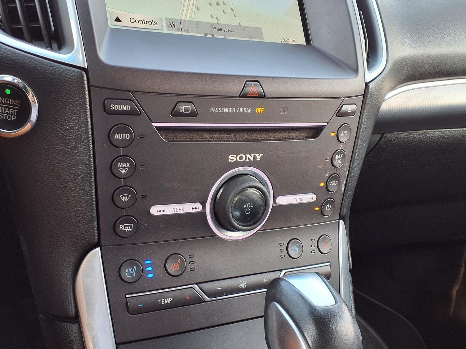 Used 2016  FORD TITAN image 25