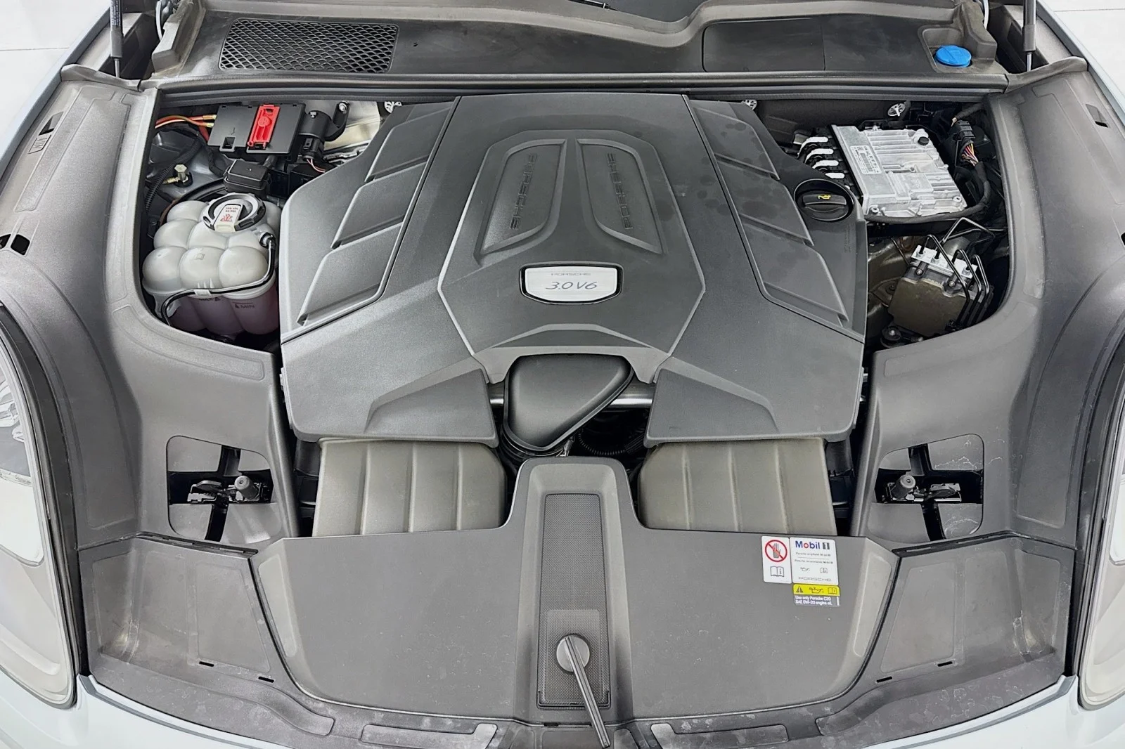 Used 2023 SILVER Porsche Platinum Edition image 10