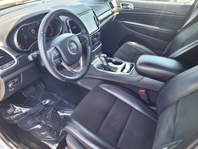 Used 2019 Silver Jeep Altitude image 10