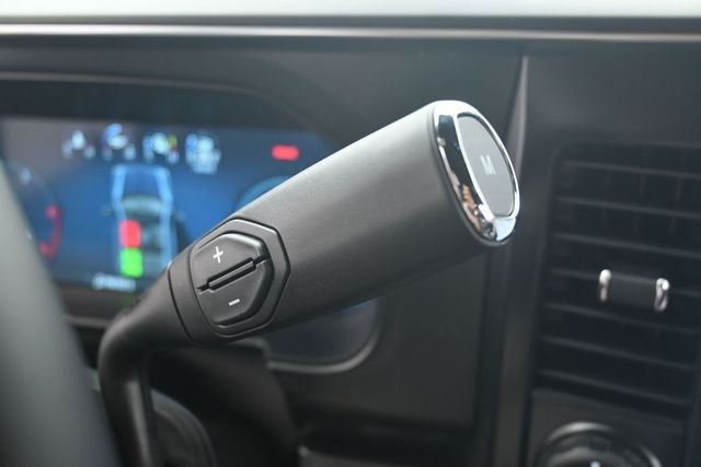 New 2026 Star White Metallic Tri-Coat Ford F-350® Platinum® image 19